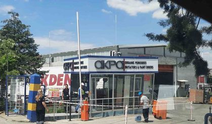 Kontrolden çıkan tır, güvenlik kulübesine çarptı: 1 yaralı