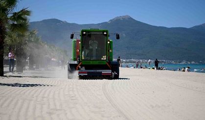 Kuşadası plajlarına son model kum temizleme aracı