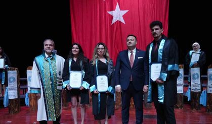 Niğde Ömer Halisdemir Üniversitesinde mezuniyet töreni: 2 bin öğrenci kep attı