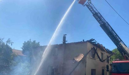 Ocaktan sıçrayan kıvılcımlar 5 evi yaktı