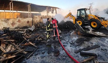 Simav’da palet fabrikasında çıkan yangın