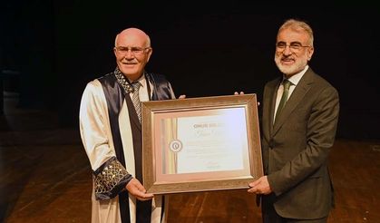 Uşak Üniversitesi, Fahri Doktora Tevdi Töreniyle mezuniyet coşkusunu taçlandırdı