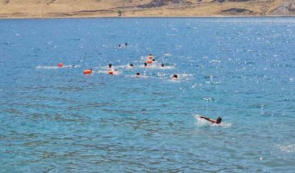 Van Gölü’nde kabotaj bayramı coşkusu