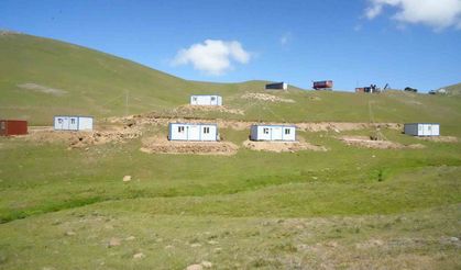 Yaylayı bir gecede konteynerler ile doldurdular