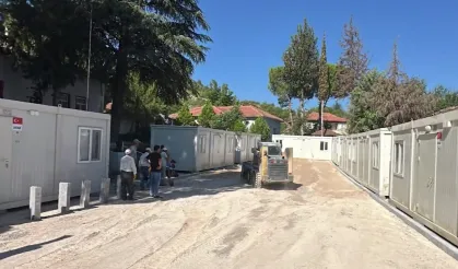 AFAD Sındırgı'ya 10 konteyner kurdu... Kurulumlar sürüyor