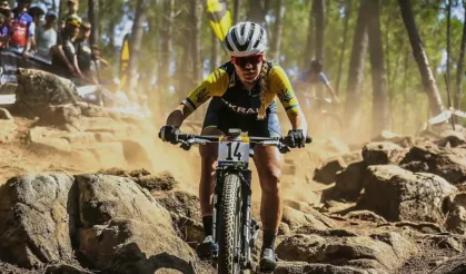 Dünya şampiyonu bisikletçi Sakarya Büyükşehir’de