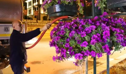 Eskişehir’de gece mesaisiyle yeşil alanlara can veriliyor