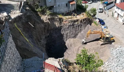 Kocaeli Gölcük'te toprak kaymasına ani müdahale