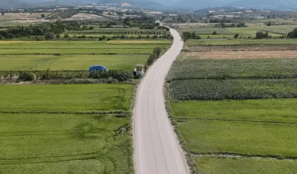 Balıkesir'in kırsal yolları modernleşiyor
