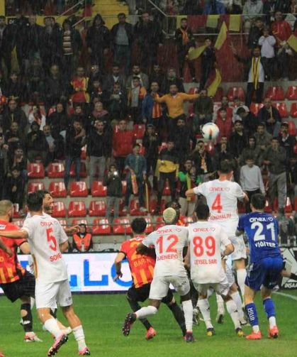 Trendyol Süper Lig: Kayserispor: 3 - Antalyaspor: 1 (Maç sonucu)