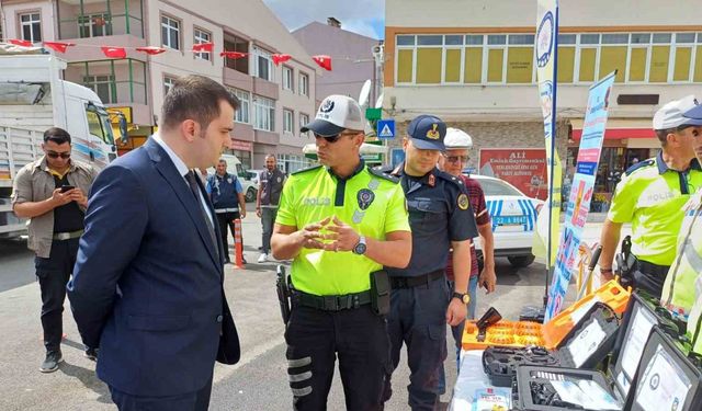 Süloğlu’nda polis ve jandarma vatandaşlarla buluştu