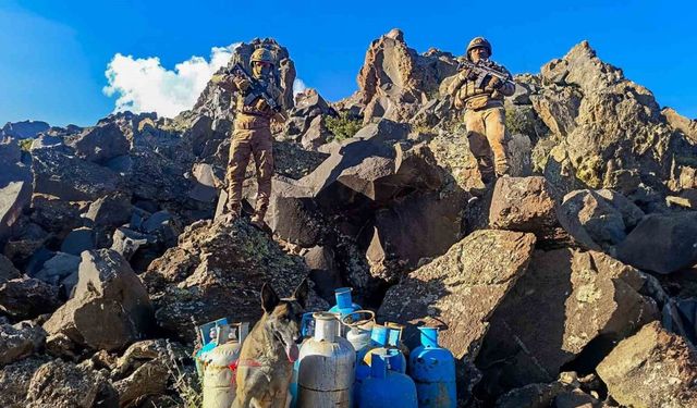 Ağrı Dağı’nda terör örgütüne ait malzemeler ele geçirildi