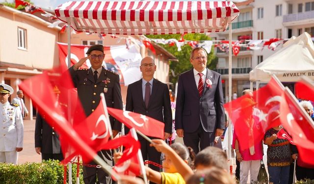 Altınova’da düşman işgalinden kurtuluşunu coşkuyla kutladı