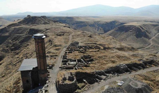 Ani’de Selçuklu dönemine ait erzak deposu ortaya çıkarıldı