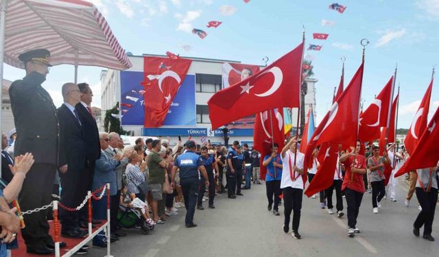 Ayvalık’ta düşman işgalinden kurtuluşun 102. yılı coşkusu