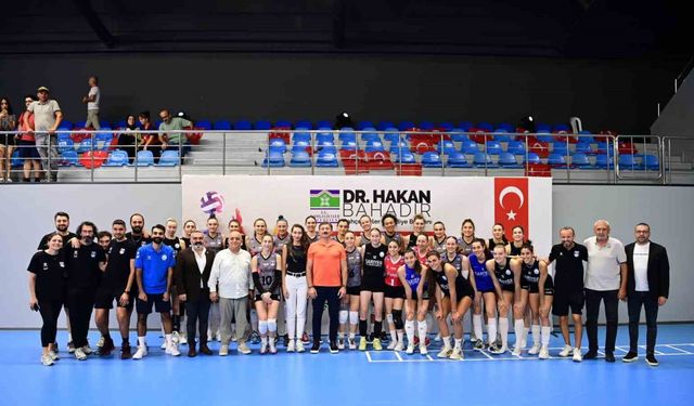 Bahçelievler’de Cumhuriyet Kupası Kadınlar Voleybol Turnuvası başladı