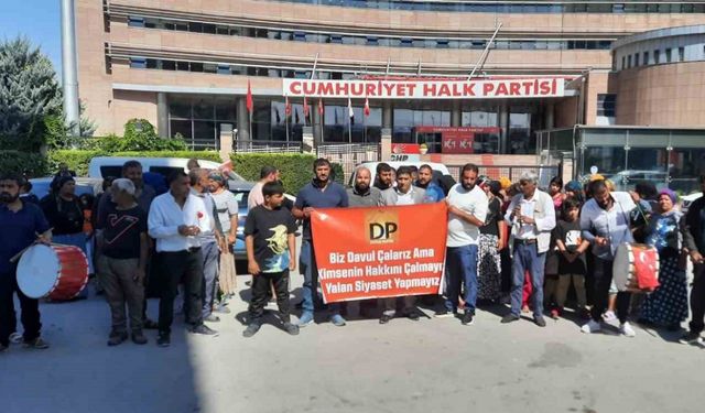 CHP Genel Merkezi önünde davullu, zurnalı eylem