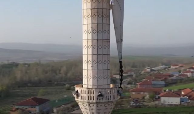 Depremde ağır hasar almıştı yıkımına başlandı