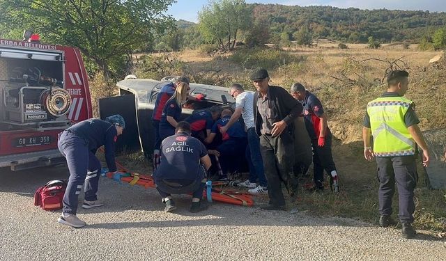 Freni boşalan otomobil devrildi: 1 yaralı