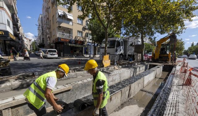 Girne Caddesi’ndeki yağmur suyu mazgalları yenileniyor