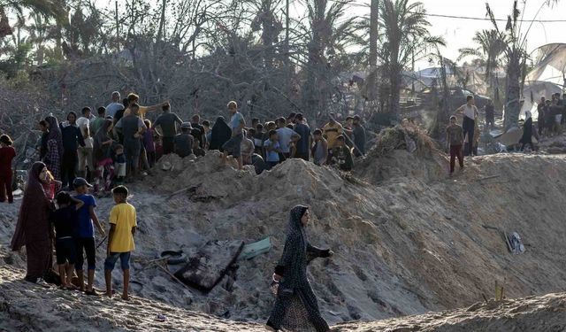 İsrail "güvenli bölge" ilan ettiği El Mevasi’ye saldırdı: En az 40 ölü