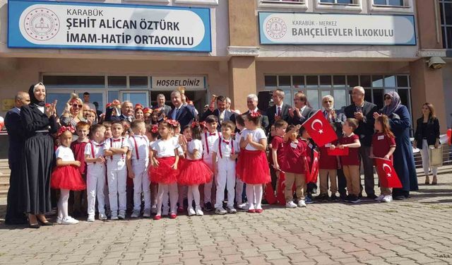 Karabük’te 37 bin öğrenci için ders zili çaldı