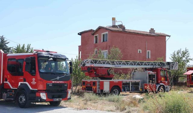 Konya’da binanın çatı katında yangın