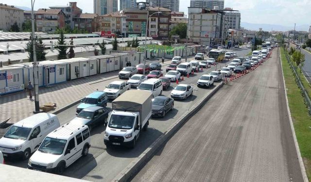 Malatya’da yol çalışmaları nedeniyle oluşan trafiğe tepki