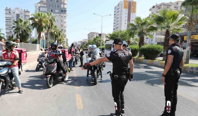 Mersin’de motosiklet sürücülerine şok uygulama