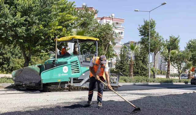 Mersin’de yol yenileme çalışmaları sürüyor