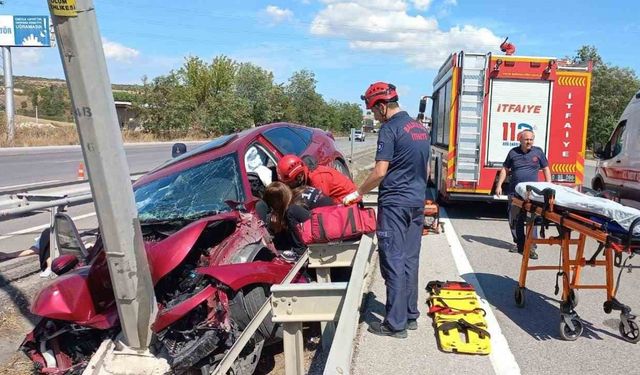 Susurluk’ta otoyolda trafik kazası; 3 yaralı