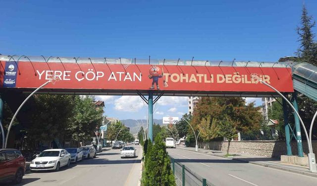 Tokat’ta esprili pankartlarla çevre bilinci aşılanıyor