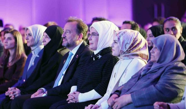 Emine Erdoğan, Uluslararası Farkındalık Zirvesi’nde “kadın” vurgusu yaptı