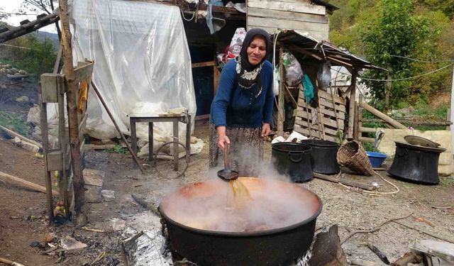 Giresun’da kadınlar yazın bolluğunu kışa taşıyor