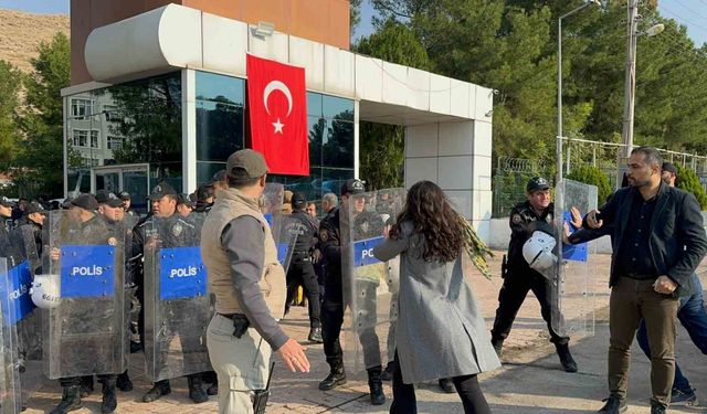 Ahmet Türk: “Halk iradesini tanımayanlara karşı elbette ki tepkimizi ortaya koyuyoruz, ortaya koyacağız”