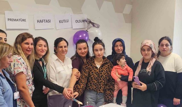 Fethi Sekin Şehir Hastanesinde Dünya Prematüre Günü kutlandı