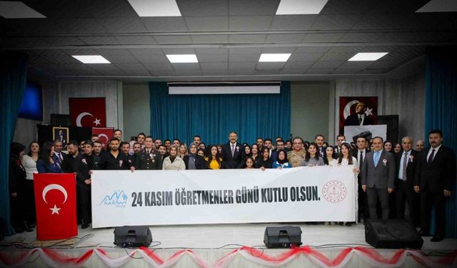 Hakkari’de 24 Kasım Öğretmenler Günü kutlandı