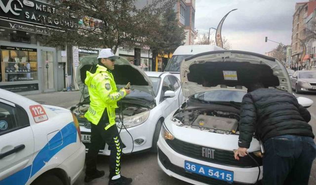 Kars’ta trafik polislerinden yürek ısıtan hareket