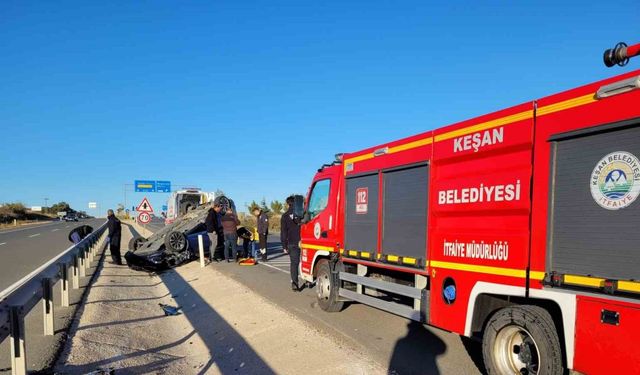 Kazaya bakmak için yavaşlayan ticari araca otomobil çarptı: 1 yaralı