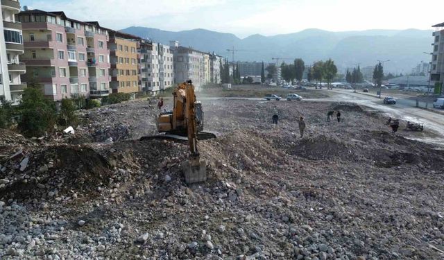 Maaşlarıyla merak uyandıran iş makinası operatörleri, uçuk meblağları dile getirenlere tepki gösterdiler