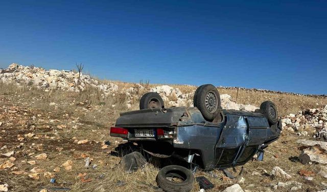 Mardin’de devrilen otomobildeki 2 kişi yaralandı