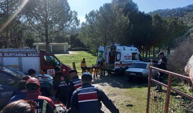 Taş duvardan düşen şahsı jandarma ekipleri ambulansa yetiştirdi