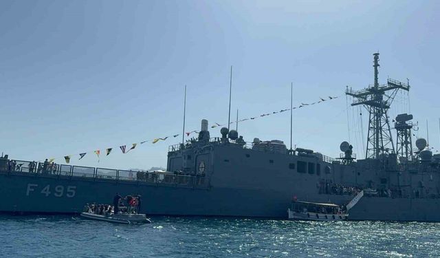 23 Nisan’da askeri gemilere yoğun ilgi