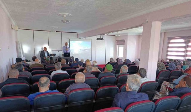 Beyşehir’de hacı adaylarına eğitim semineri