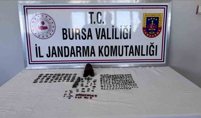 Bursa’da 226 sikke ve minyatür heykel ele geçirildi