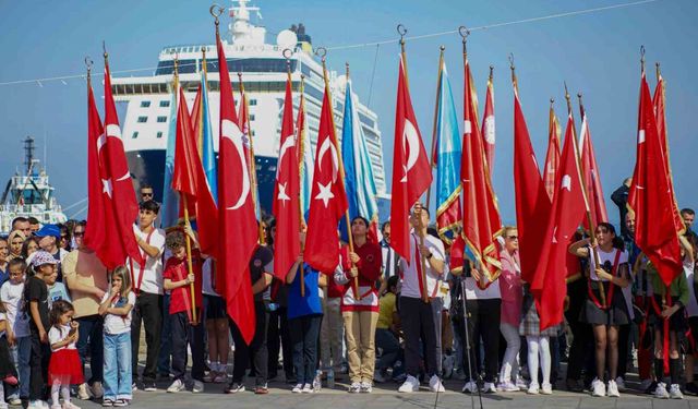 Kuşadası’nda 23 Nisan coşkuyla kutlandı