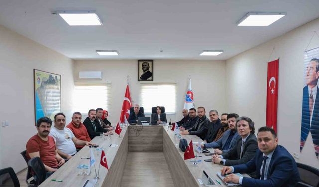 Maltepe Belediye Başkanı Köymen, deprem sonrası Maltepe Afet ve Acil Durum Yönetim Merkezi’ne geldi