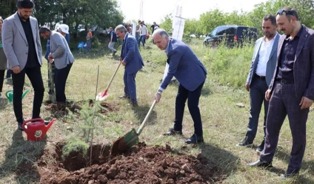 İnegöl’de Çevre Haftasında 150 fidan toprakla buluştu