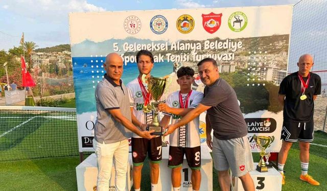 Alanya Belediyespor ayak tenisi turnuvası sona erdi