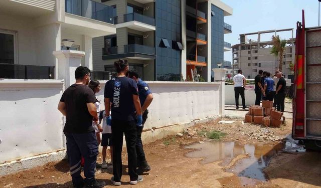 Antalya’da ev yangınında 1 kişi yaralandı